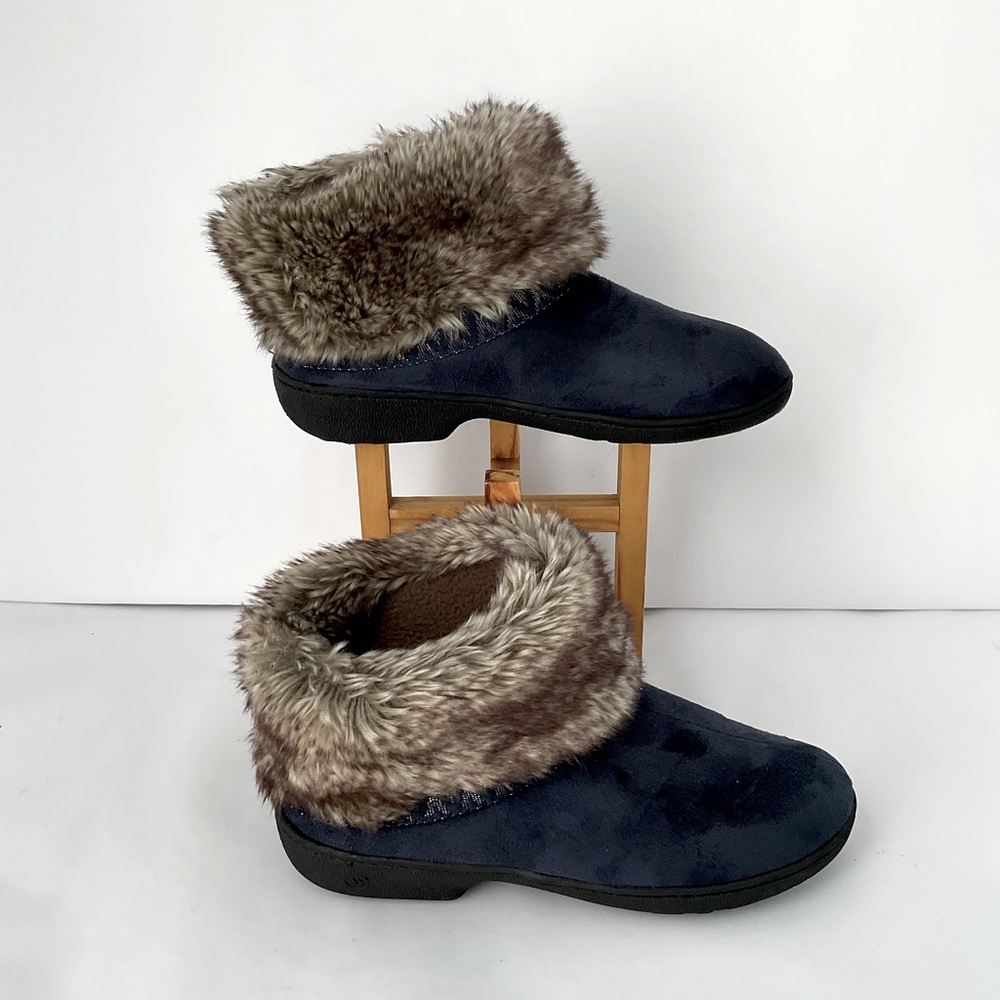 Women’s Isotoner bootie slippers